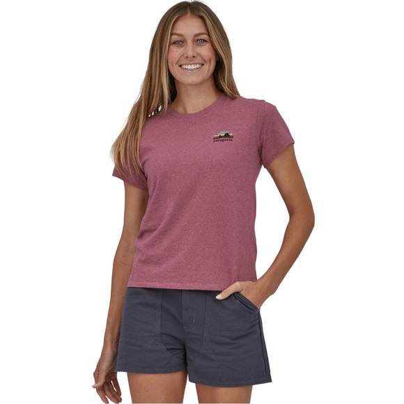 BNWOT Patagonia W'S SKYLINE STENCIL RESPONSIBILI-TEE in Evening Mauve - Picture 2 of 4